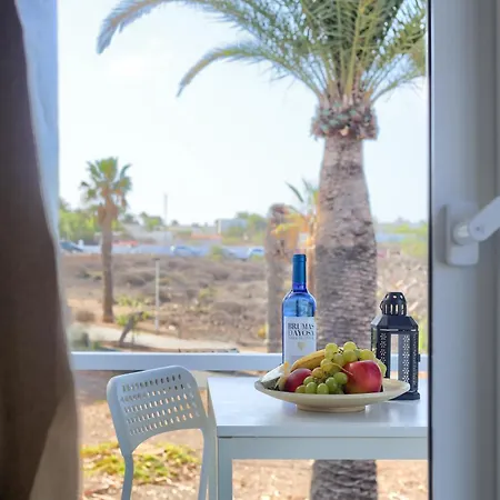Parrot Paradise Studio, Wifi, Smart Tv, Pool Апартаменты