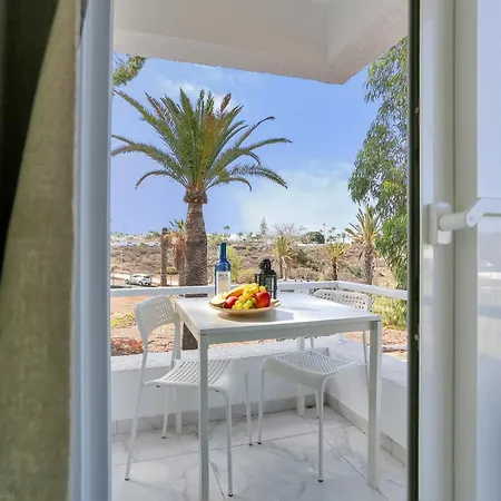 Apartment Parrot Paradise Studio, Wifi, Smart Tv, Pool *