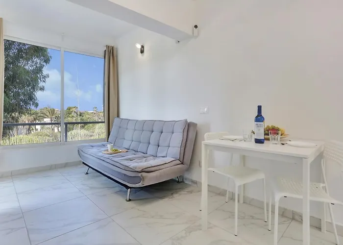 Parrot Paradise Studio, Wifi, Smart Tv, Pool Costa del Silencio