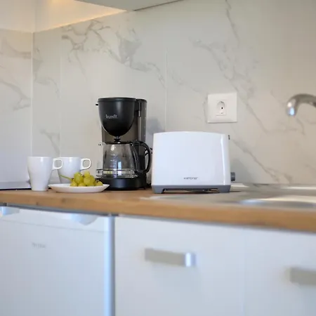 Parrot Paradise Studio, Wifi, Smart Tv, Pool