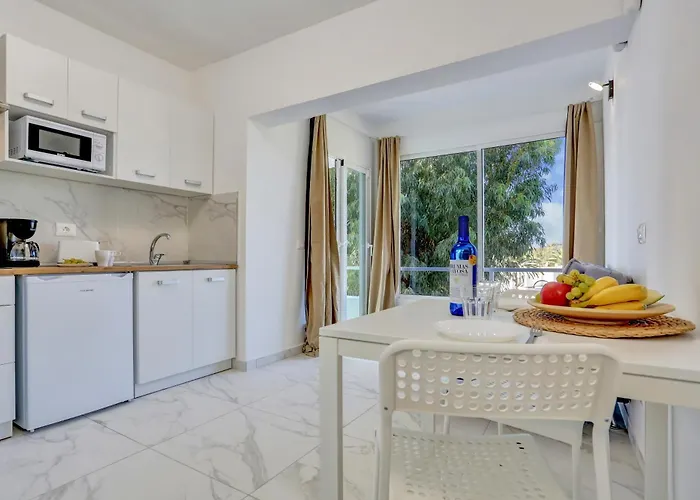 Parrot Paradise Studio, Wifi, Smart Tv, Pool Costa Del Silencio