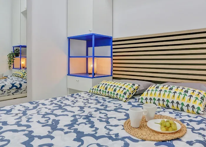 Parrot Paradise Studio, Wifi, Smart Tv, Pool