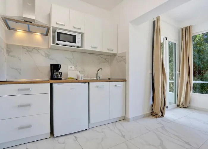 Parrot Paradise Studio, Wifi, Smart Tv, Pool * Costa Del Silencio