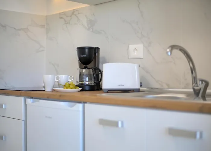 Parrot Paradise Studio, Wifi, Smart Tv, Pool